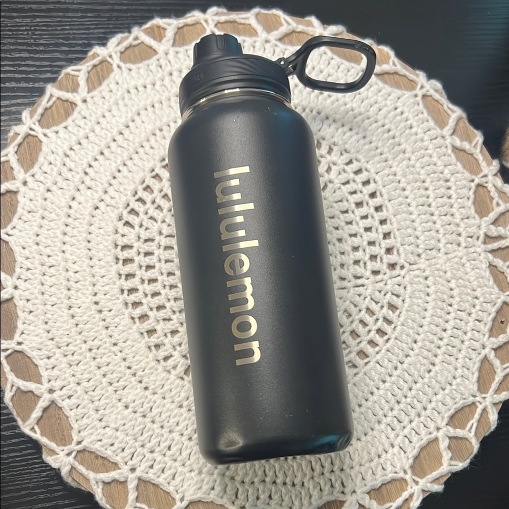 Lululemon - Back to Life Sport Bottle 32oz - Black